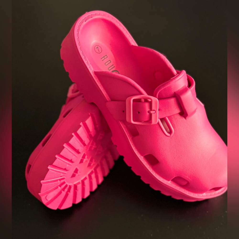 Rouge Pink Sandals - Wmns 7
